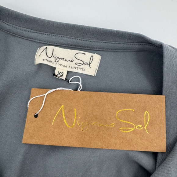 Niyama Sol Gray Short Sleeve Tee - Picture 5 of 9